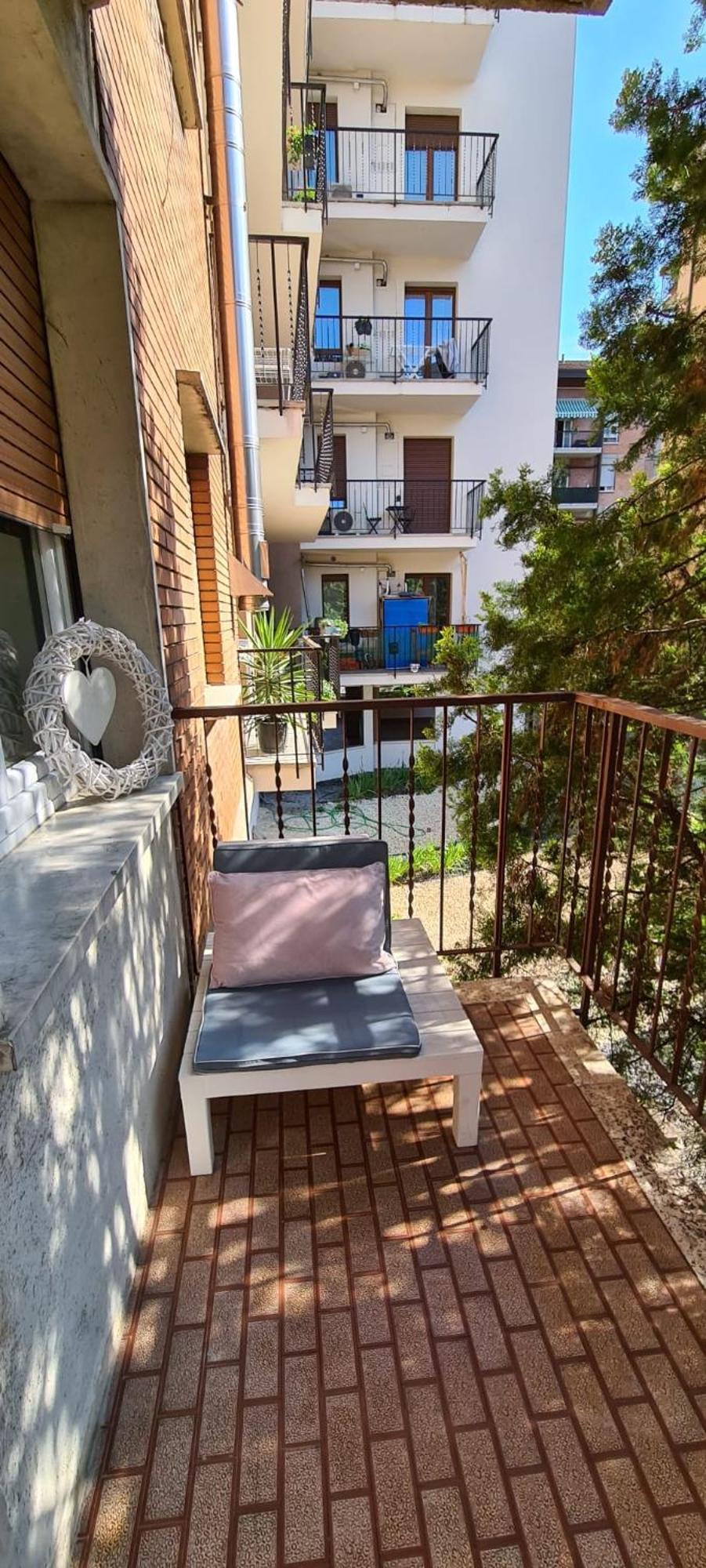 Vintage, Close To Trade Fair, Hospital And Centre Appartamento